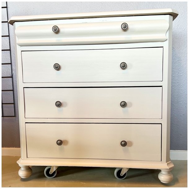 Gl. kommode - sandfarvet, 4 skuffer 