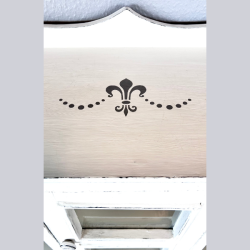 Lille vitrineskab p ben - SOLGT