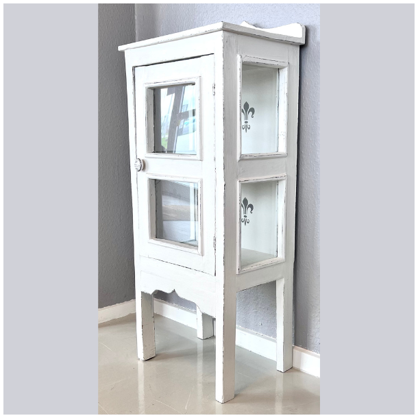 Lille vitrineskab p ben - SOLGT