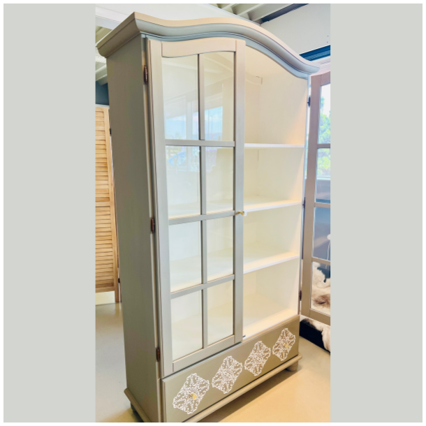Vitrineskab SOLGT