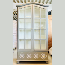 Vitrineskab SOLGT