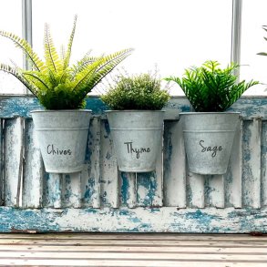 Plantepotte i zink med bjler til altan 