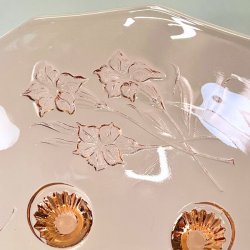 Glasskl - lyserd m/blomster og p fdder