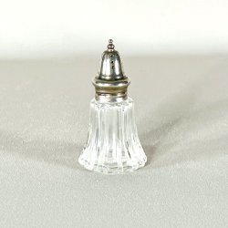 Salt &amp; peber st - vintage glas m/riller og hj top